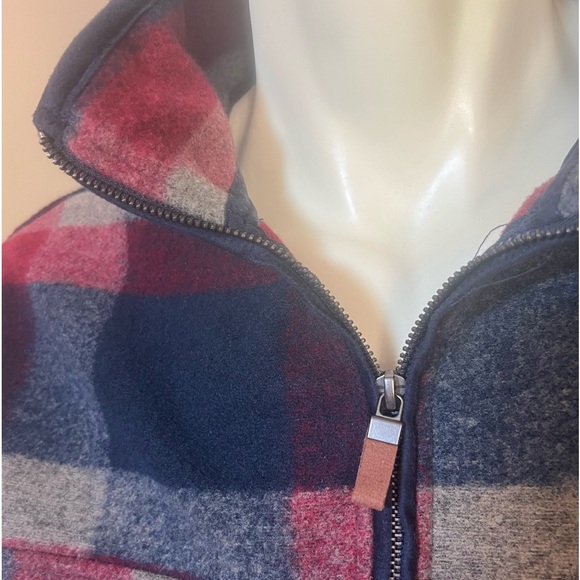 John Wayne Stock & Supply size Large men’s quarter zip fleece in plaid newer - Picture 4 of 6